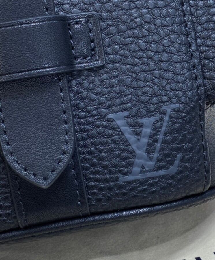 Louis Vuitton Christopher xs (M58495) in 2023