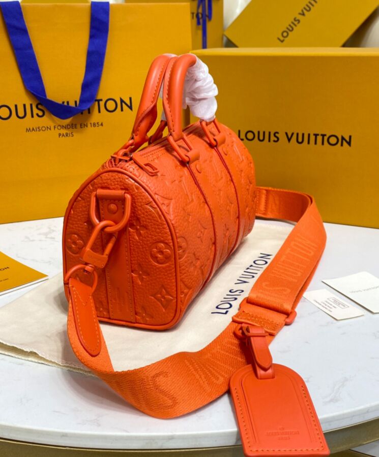 Louis Vuitton Keepall Bandoulière 25 Black Taurillon