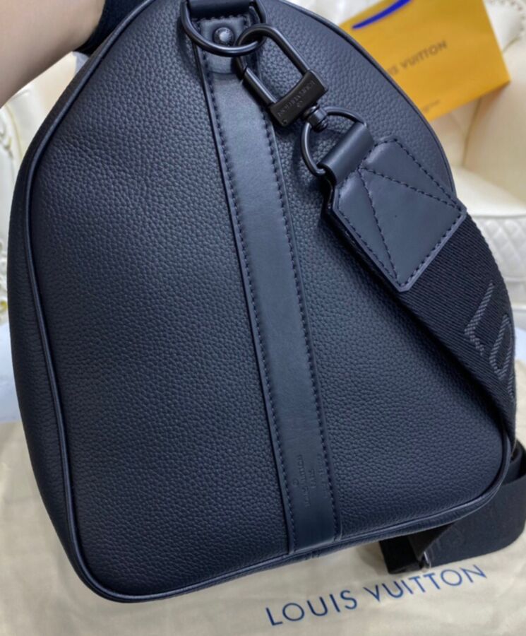 Louis Vuitton S Lock Sling Bag (M45807)