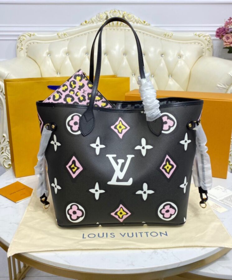 LOUIS VUITTON M45818 Neverfull MM Tote Bag Wild at Heart Monogram Black  [Used]