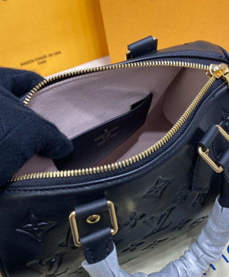 Louis Vuitton LV Speedy Bandoulière 22 handbag M58631 名媛网