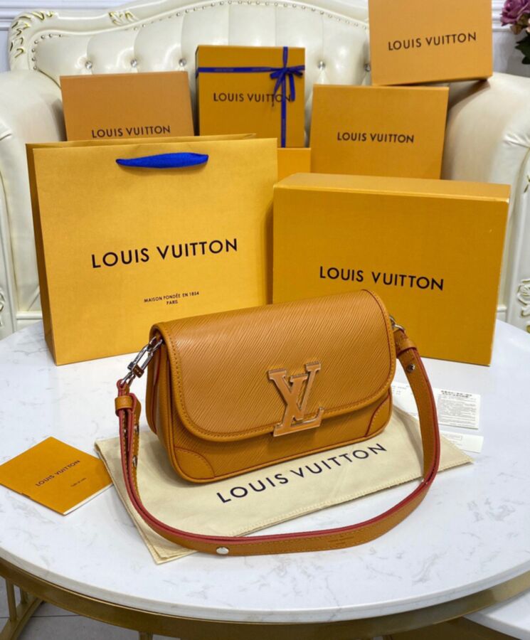 Louis Vuitton M59459 Buci
