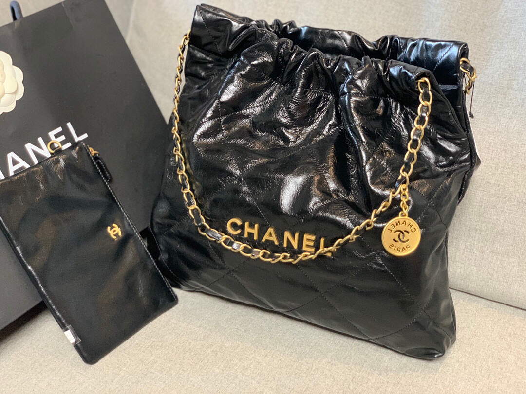 Chanel 22 large handbag, Shiny calfskin & gold-tone metal , black