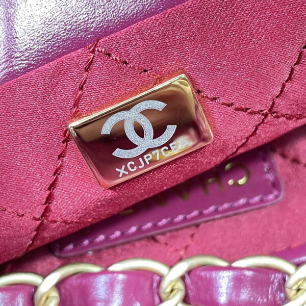 Chanel 22 Small Handbag Shiny Calfskin AS3260 Rose Red