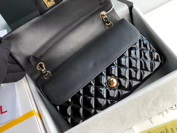 Chanel A01112 Flap Handbag Classic Bag Patent leather Lambskin Black Gold