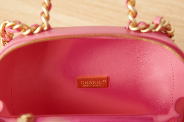 Chanel Small Vanity Case Lambskin gold-tone metal AS3066 pink