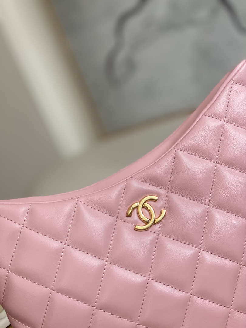 Chanel Pink Quilted Caviar Hobo Bag Pale Gold Hardware, 2022